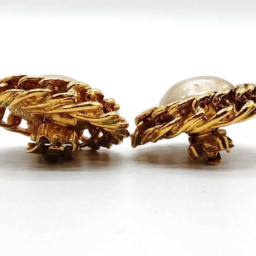 CHANEL Authentic  Gold Plated    Clip Ons Earrings-Preowned As Is Read - Picture 6 of 14